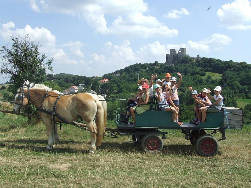 Hubertus Fogadó Csesznek Exterior foto