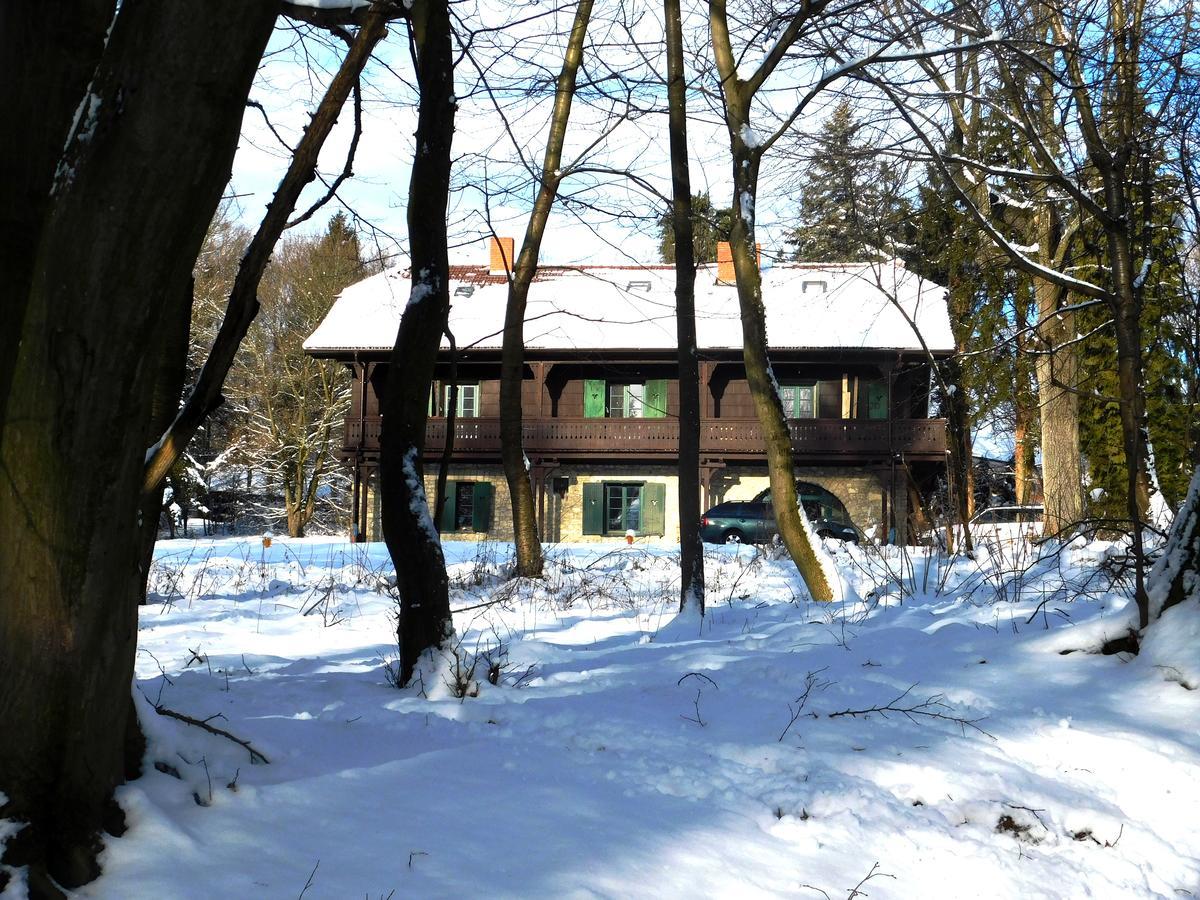 Hubertus Fogadó Csesznek Exterior foto